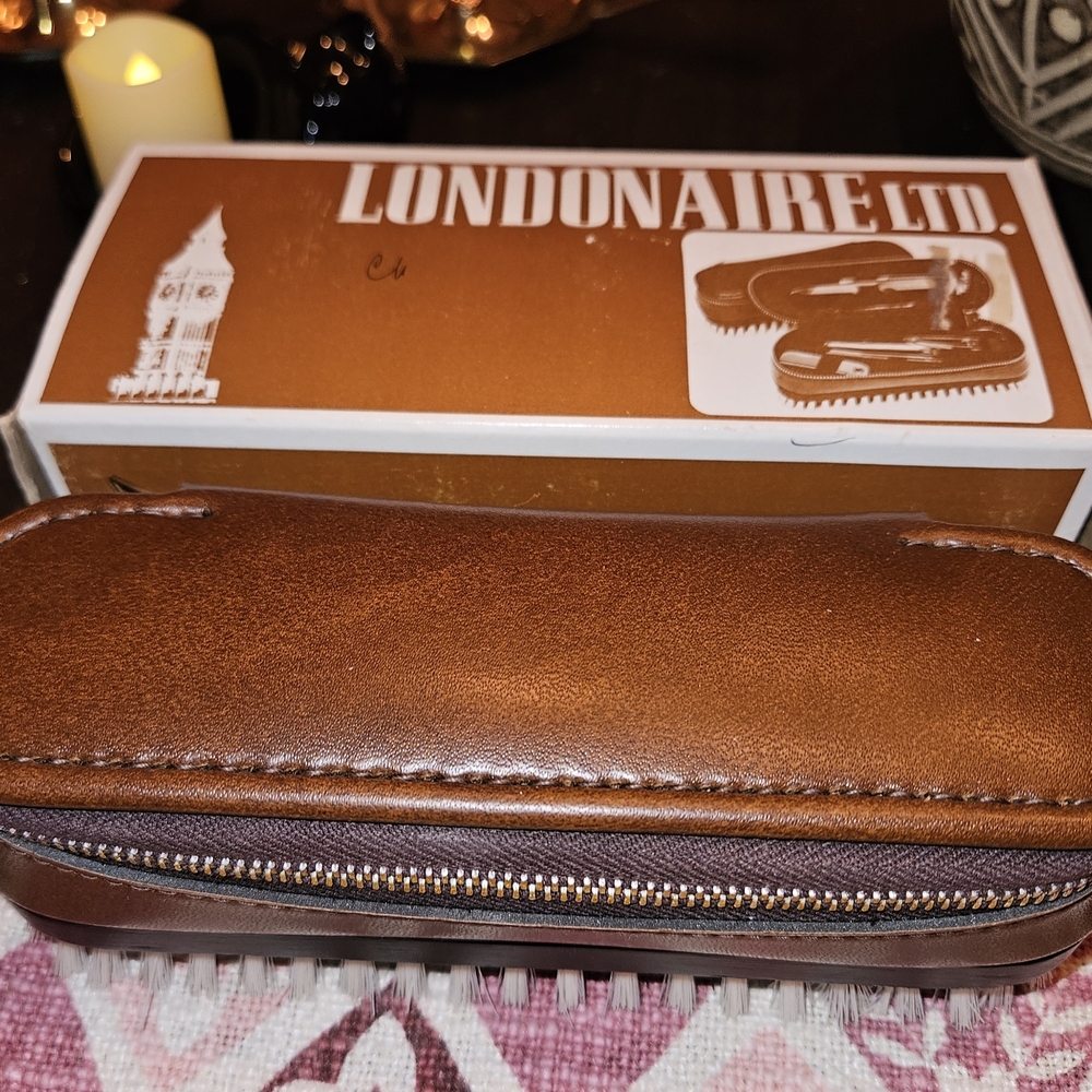 Vintage Londonaire Mens Brush Grooming Toiletry Kit in Leather Case